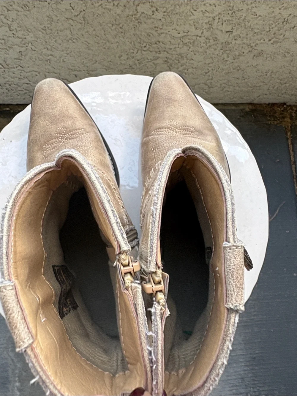 Roper Beige Suede Western Boho SideZip Distressed Ankle Booties SZ 8.5